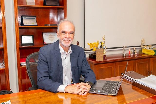 Prof. Dr. Luiz Cláudio Costa